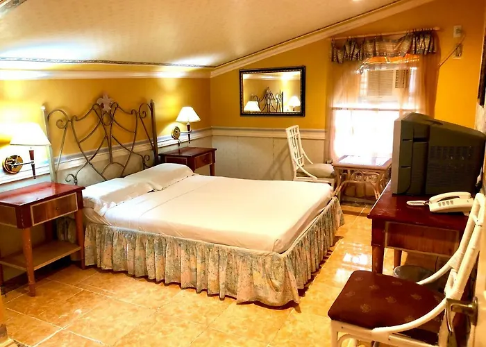 Hotel with Tennis: Europa Mansionette Inn